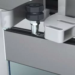 Weißes asymmetrisches Sonnensegel