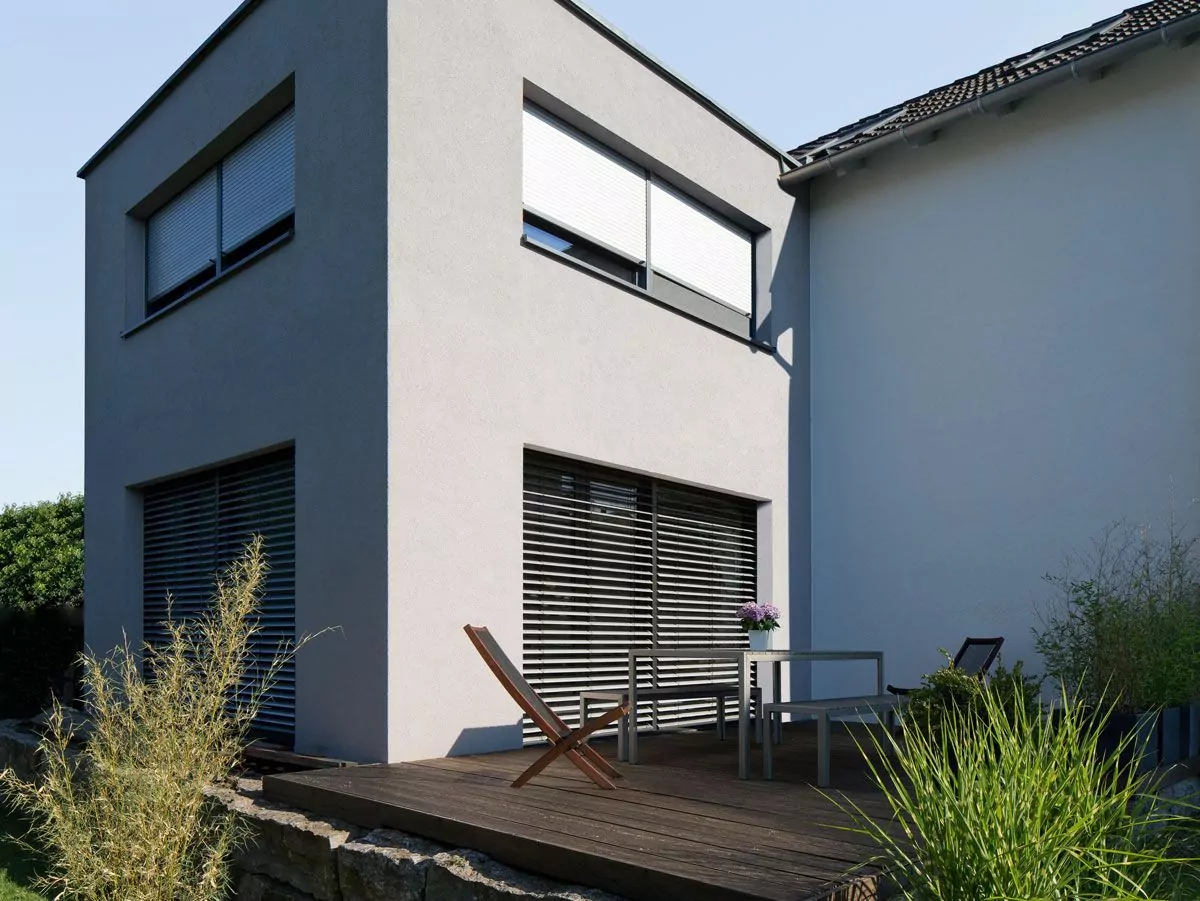 Rollladen an einer Terrassentür